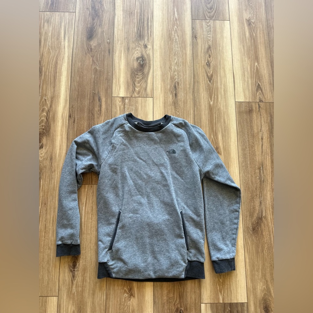 The North Face Men's flashdry Crewneck Sweater size small